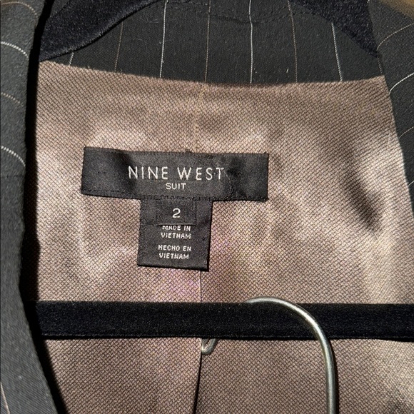 Nine West Black Pinstripe Suit Set Blazer Coat Pleated Skirt size 2 - Picture 2 of 16